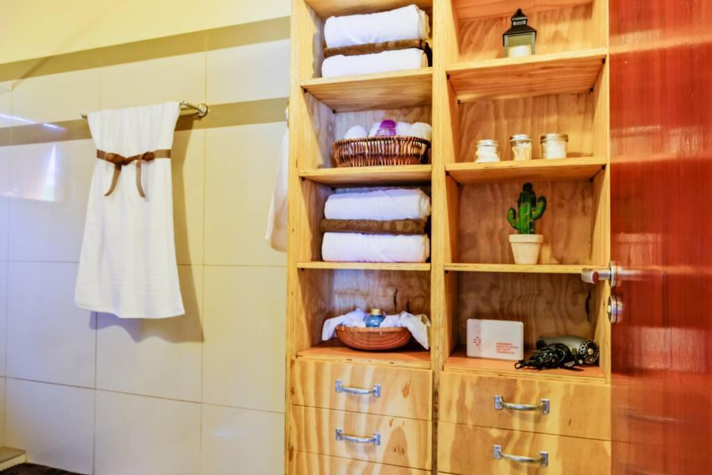 Iona'S Home: Vibrant 2Bedroom Home Near Willemstad Ngoại thất bức ảnh