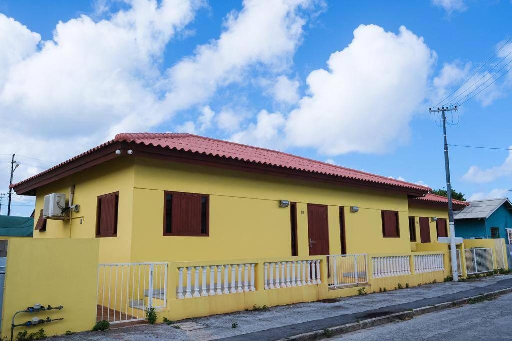Iona'S Home: Vibrant 2Bedroom Home Near Willemstad Ngoại thất bức ảnh
